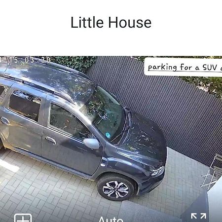 Littlehouse- Entire Property For Maximum 4 People Bucarest Extérieur photo
