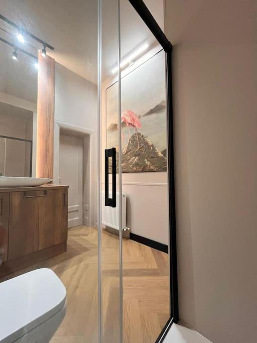 Littlehouse- Entire Property For Maximum 4 People Bucarest Extérieur photo
