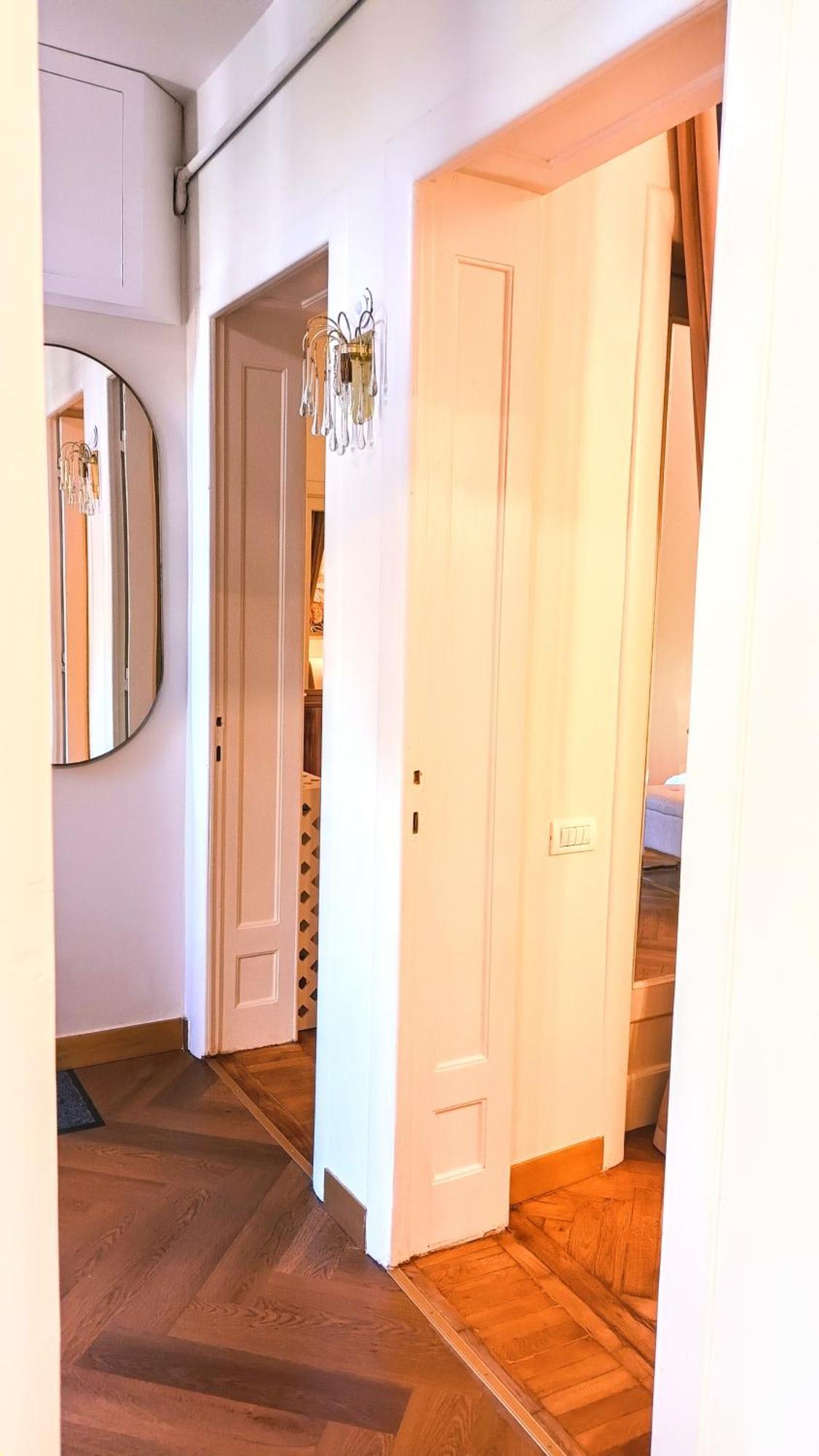 Littlehouse- Entire Property For Maximum 4 People Bucarest Extérieur photo