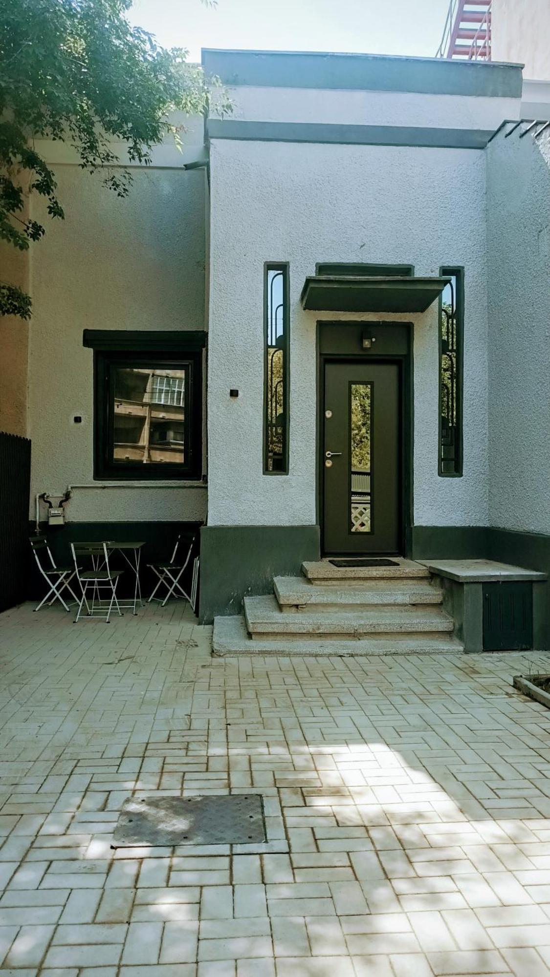 Littlehouse- Entire Property For Maximum 4 People Bucarest Extérieur photo