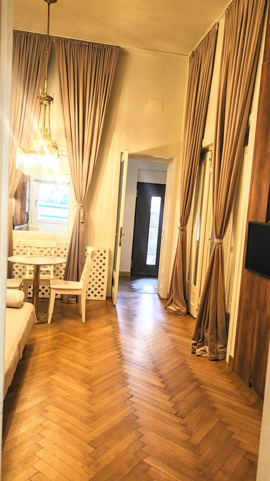 Littlehouse- Entire Property For Maximum 4 People Bucarest Extérieur photo